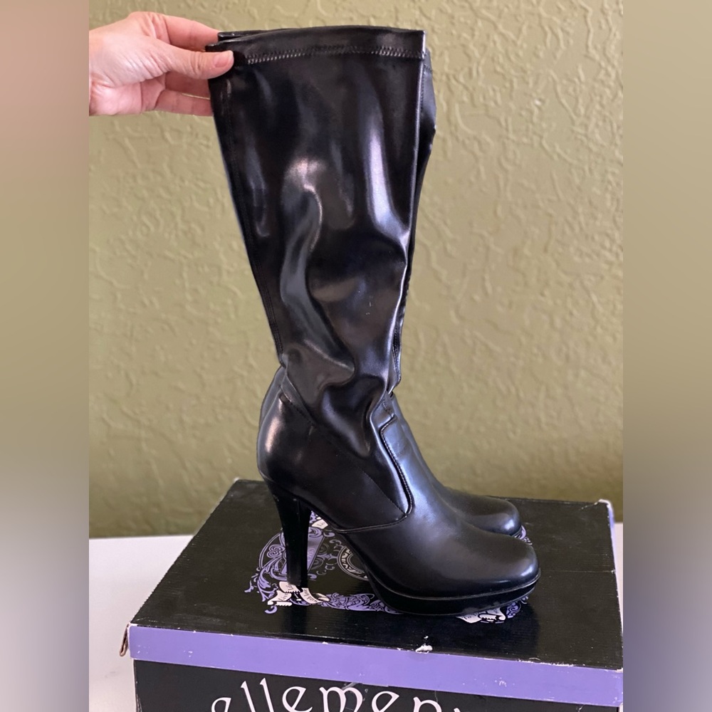 Black Tall Heeled Boots - Ellemeno